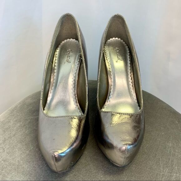 QUPID dark silver metallic chrome platform high heels size 9 - Picture 3 of 7
